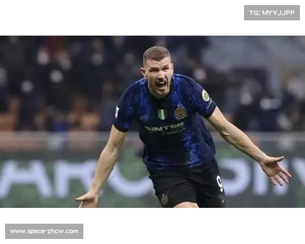 曼联板凳球员化身隐形指挥官为球队战术执行注入关键支持 曼联板凳球员化身隐形指挥官为球队战术执行注入关键支持