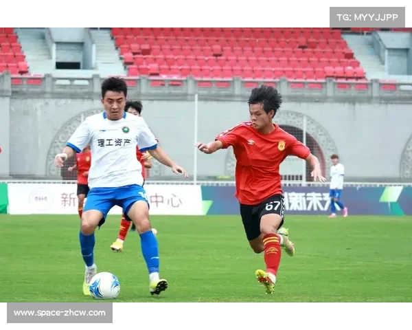 三级联赛颁奖礼首度合并举办，彭啸获中乙最佳青年球员